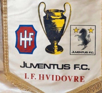 Juventus F.C. - Coppa dei Campioni - 1982 - Drapeau/fanion, Collections