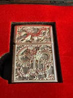 Zippo - Zippo Dragón y Caballo Mítico en armadura Relieve 3D, Nieuw
