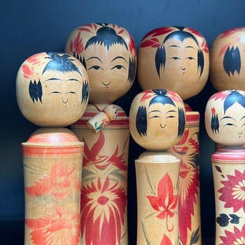 Verzamelingsset met 6 Japanse traditionele kokeshi-popjes