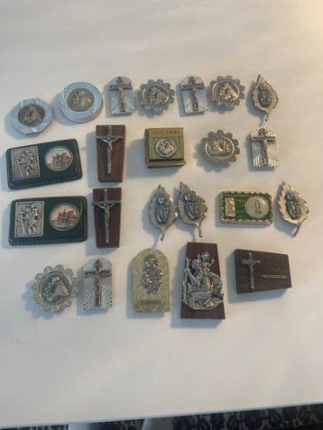 Verzameling bestaande uit 21 religieuze magneten - Hout -, Antiquités & Art