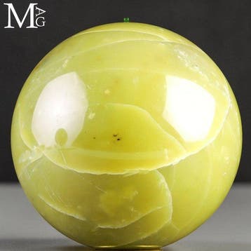 Levendig groen serpentijn Grote bol - Hoogte: 115 mm -