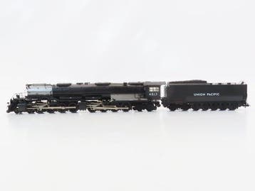 Trix H0 - 22593 - Stoomlocomotief met tender (1) - Serie