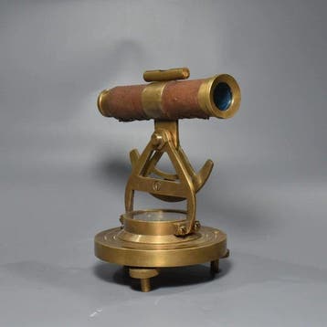 Theodoliet, kompas en telescoop – decoratief ornament -