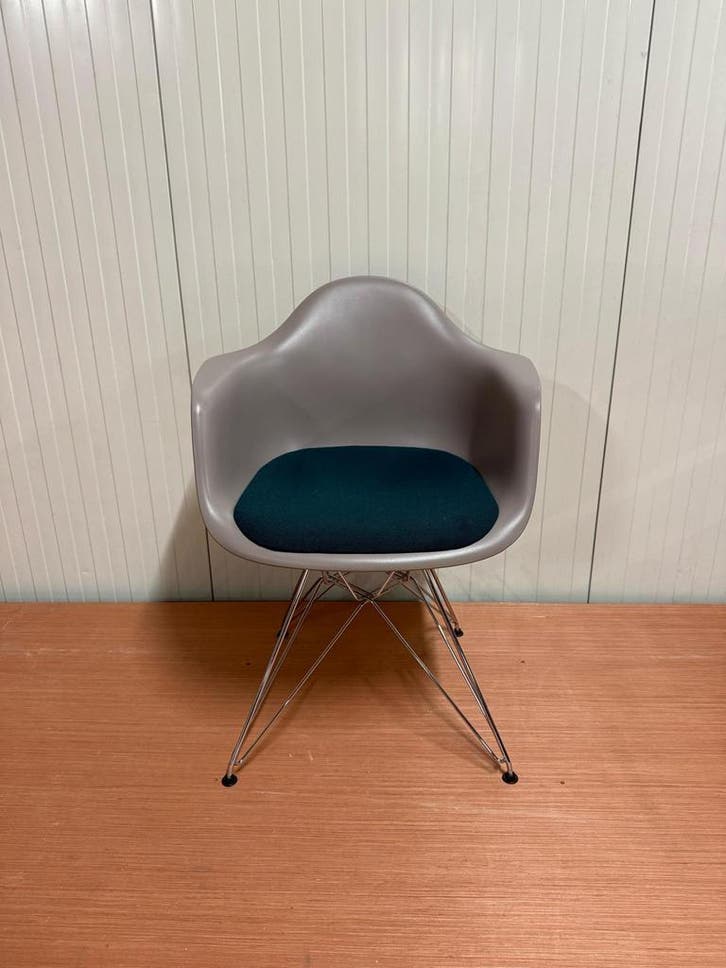 50x Vitra Stoel - Vitra Dar Met Gestoffeerde Zitting, Huis en Inrichting, Bureaustoelen, Bureaustoel, Overige kleuren, Zo goed als nieuw