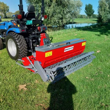 Kraffter Rotoreg 110-210 met gaasrol, Leveller en zaaibak