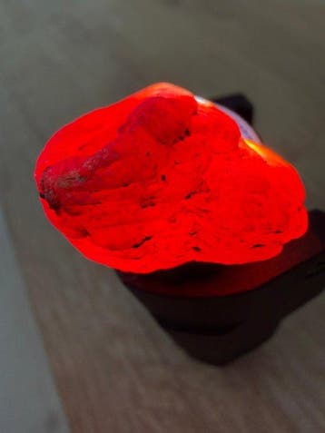 Robijn Prachtige duivenbloed robijn! 51,03 ct. Mozambique
