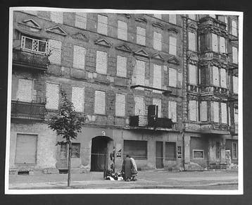 Hubertus Hierl (1940) - Zugemauert - Berlin, Bernauer Straße