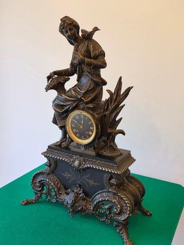Pendule de cheminée - Régule, Laiton - 1850-1900