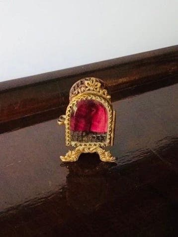 Geslepen glas/Verguld - Ormolu miniatuurvitrine - Napoleon, Antiek en Kunst