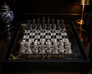 Dominique Kleiner - Louis Vuitton – Monogram & Prestige –, Antiek en Kunst