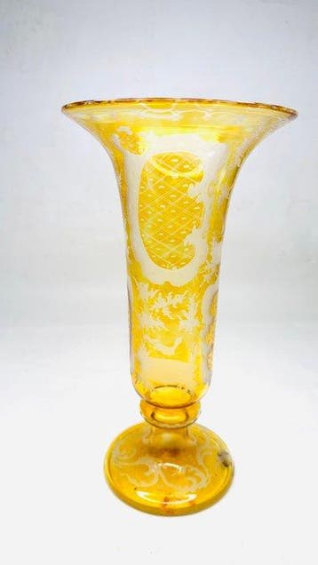 Vase - Verre - verre ambré de Bohême, Antiquités & Art