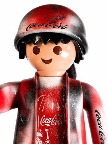Daluxe Art - 1999 • XXL Coca-Cola Playmobil Display – 95 cm