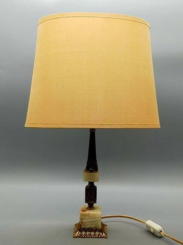 Klassische Tischleuchte – Onyx Marmor & Messing Fuß - Lampe, Antiek en Kunst