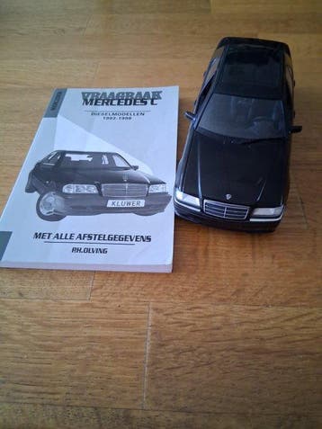 UT 1:18 - Modelauto (2) - Mercedes-Benz C-klasse + Vraagbaak
