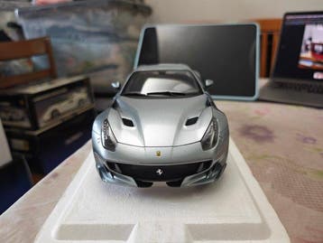 BBR 1:18 - Modelauto - Ferrari f12tdf grigio titanio with
