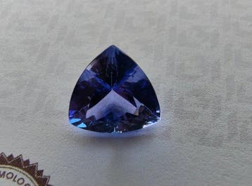 Bleu Tanzanite - 3.24 ct - International Gemological
