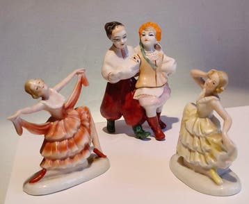 Beeldje - Drie vintage porseleinen dansfiguren (3) -