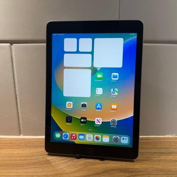 Apple iPad (5th Generation) 128GB Wifi - Mobiele telefoon, Nieuw