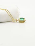 Ketting met hanger - 18 karaat Geel goud Smaragd - Diamant