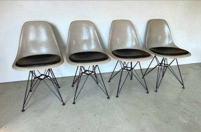 Herman Miller, Vitra - Charles & Ray Eames - Stoel (4) - DSR, Antiquités & Art, Antiquités | Meubles | Chaises & Canapés