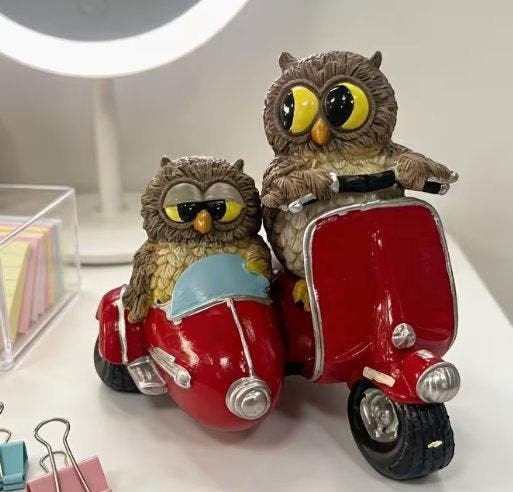 Beeld, Biker Owls - 10 cm - Hars - 2026, Antiek en Kunst, Kunst | Designobjecten