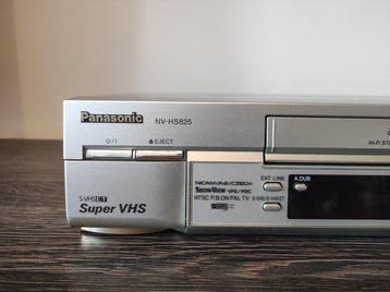 Panasonic NV-HS825 Super VHS S-VHS Videorecorder