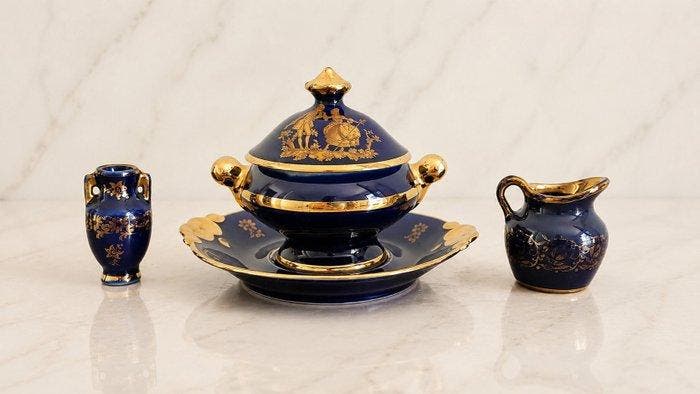 LIMOGES Porcelaines de Luxe – France – Limoges France -, Antiek en Kunst, Antiek | Meubels | Tafels