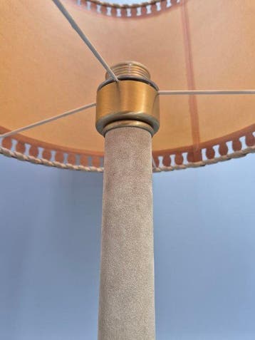 Vintage Leder und Messing Tisch Leuchte – Klassischer, Antiquités & Art