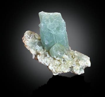 Aquamarijn kristalcluster – Blauwe beril op matrix –