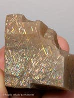 179,05 ct Zeldzame Tanzaniaanse Lattice Sunstone – Regenboog