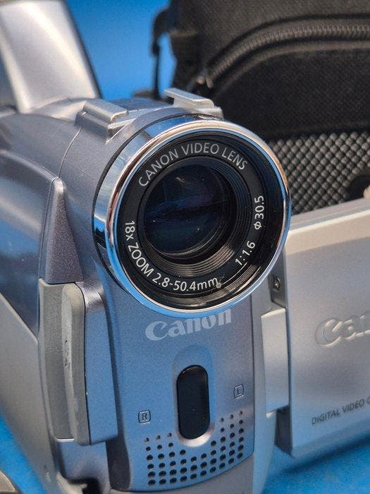 Canon MV700i – MiniDV-Digitalcamcorder mit Zubehör – Silber, Collections, Appareils photo & Matériel cinématographique