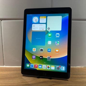 Apple iPad (5th Generation) 32GB Wifi - Mobiele telefoon, Nieuw