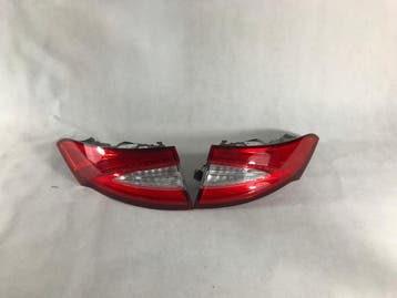 Maserati Levante achterlicht links of rechts USA LED, Verzenden, Gebruikt