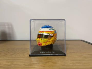 Spark 1:5 - Voiture miniature - Bell - Charles Leclerc