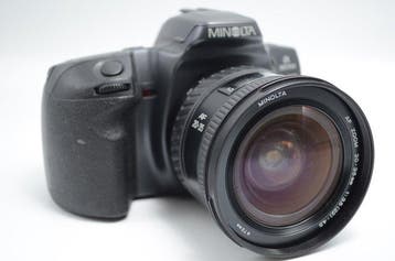 Minolta -303si Super + AF Zoom 3.5-4.5/20-35mm | Analoge