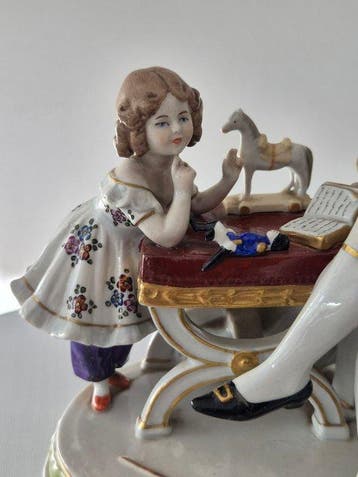 Scheibe-Alsbach - Figurine - “Shhh, papa sleeps” - Napoleon