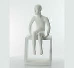 *TIP*  ABSTRACT ETALAGEPOP KIND zittend MERK GRUPPO CORSO M, Ophalen of Verzenden