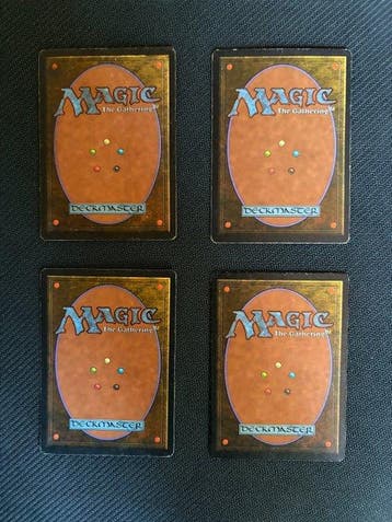 Wizards of The Coast - 4 Card - Magic: The Gathering