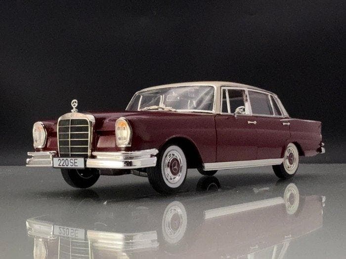 REVELL MERCEDES BENZ 220 Se En Boite 1/18 G9 EUR 70,00 - FR