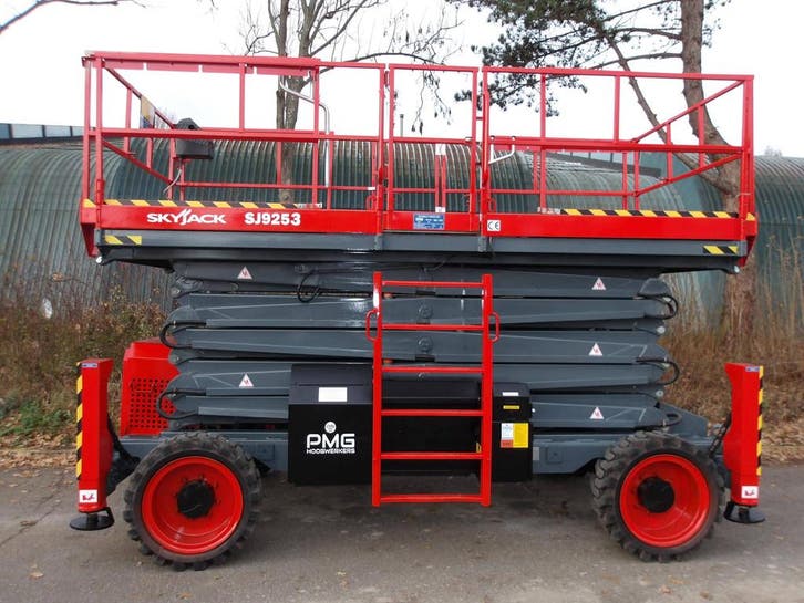 Veiling: Schaarhoogwerker Skyjack SJ9253RT Diesel 18.15m 202, Articles professionnels, Machines & Construction | Ascenseurs, Échafaudages & Échelles
