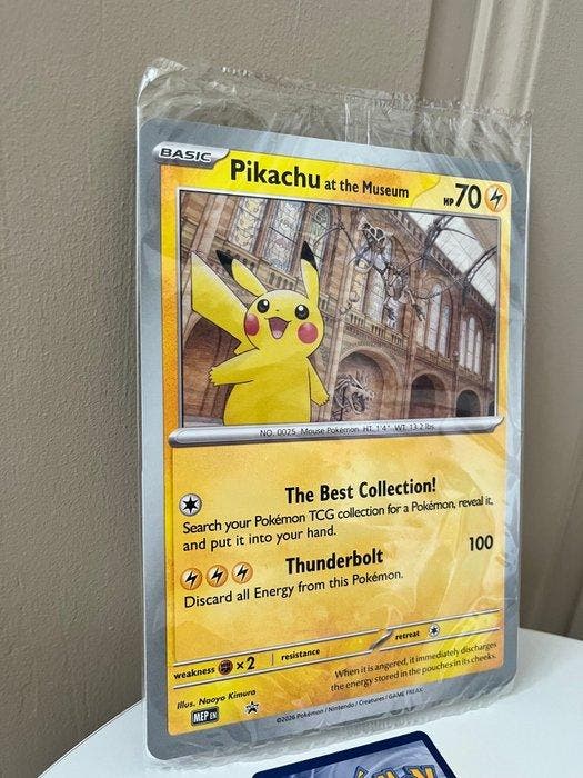 Pokémon - 1 Verzegelde kaart - Pikachu Pikachu at the Museum, Hobby en Vrije tijd, Verzamelkaartspellen | Pokémon