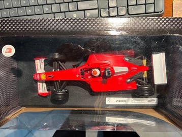 Hot Wheels 1:18 - Model raceauto - Ferrari F2001, Michael, Hobby en Vrije tijd, Nieuw