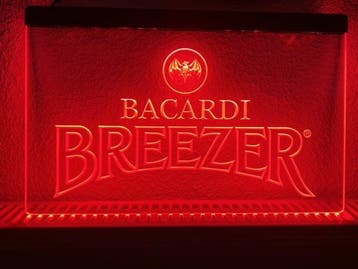 Bacardi breezer neon bord lamp LED cafe verlichting reclame, Verzenden