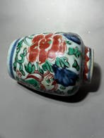 Kleine decoratieve pot uit de Famille Verte van een Fo-hond, Antiek en Kunst