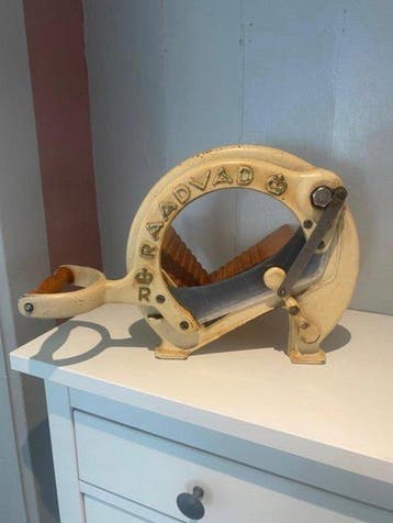 Raadvad - Ove Larsen - Broodsnijmachine - 294 - Gietijzer