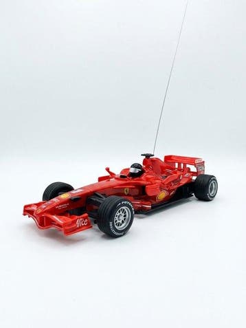New Ray 1:24 - Model raceauto - Ferrari F2008 y Renault R28