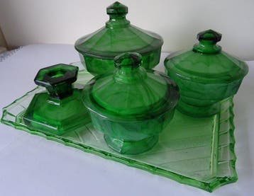 George Davidson - Pot (5) - pressed cloud glass - green