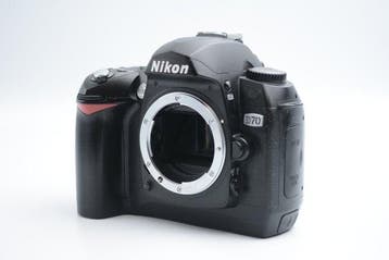 Nikon D70 + AF-S Nikkor DX VR 4-5.6/55-200mm G ED Appareil