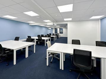 Espace de bureau pour 15 pers. à HQ Charleroi Airport, Verzenden