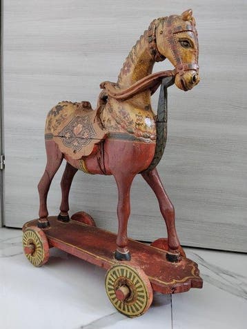 Grand cheval sur roues - Bois - Inde - XXe siècle